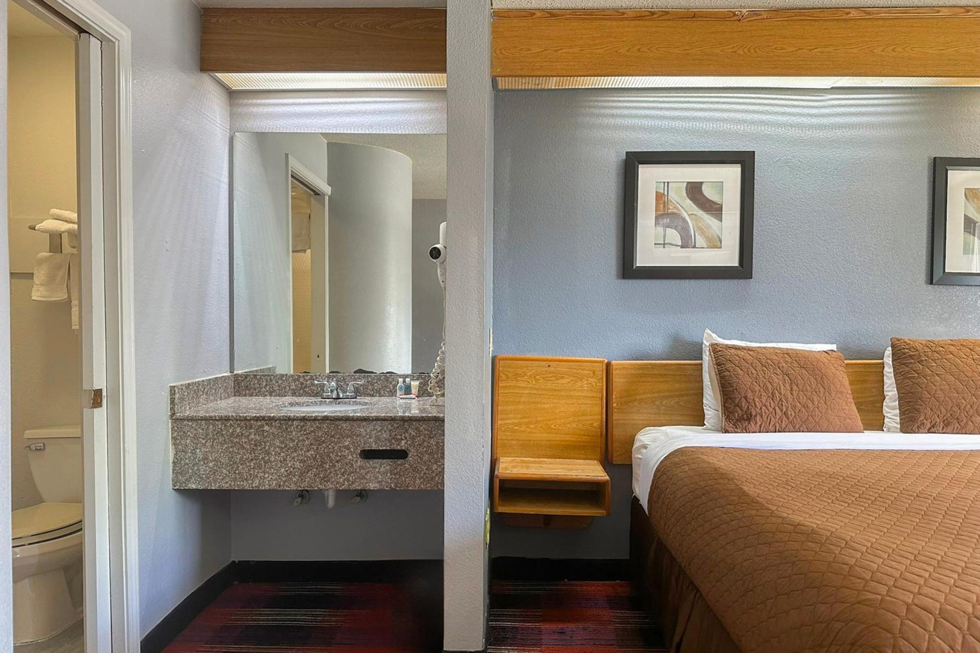 Classic Inn By Oyo I- 240 Near Memphis Airport Buitenkant foto