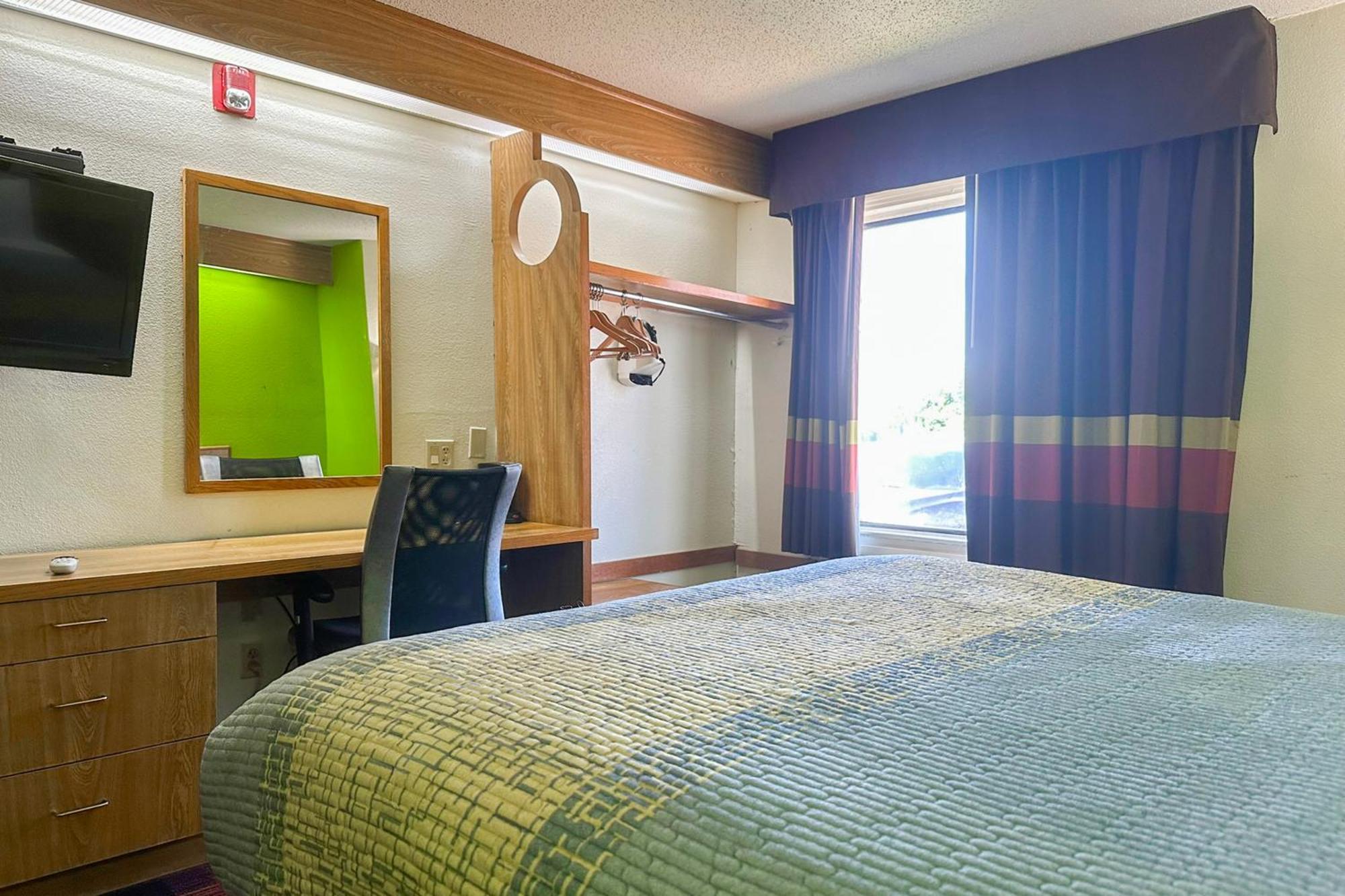 Classic Inn By Oyo I- 240 Near Memphis Airport Buitenkant foto